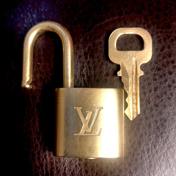 Louis Vuitton LV Gold Lock & Key #307 - Picture 6 of 13